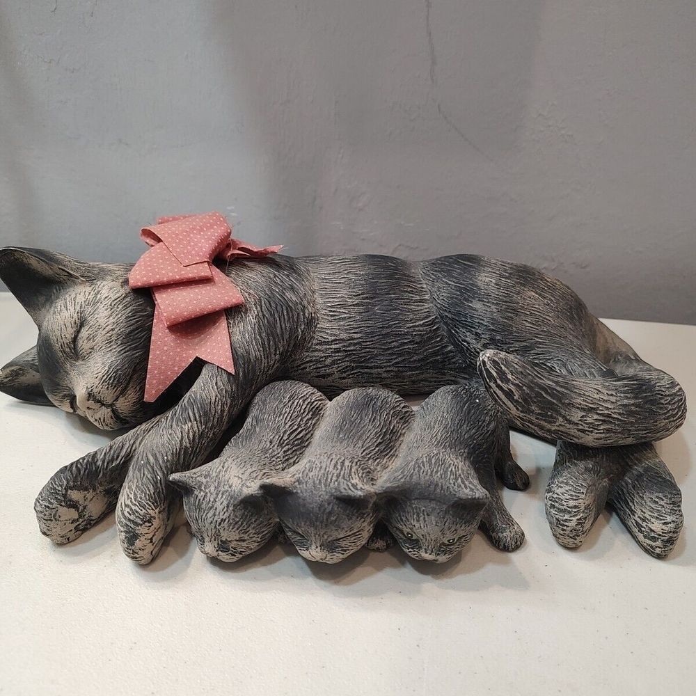 VTG Scioto 1987 Mother Cat 3 Kittens 12" Grey Cat Nursing Sleeping Pink Bow